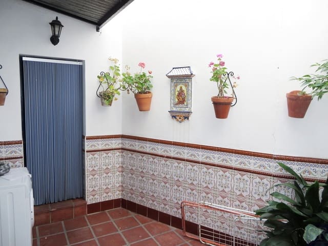 4 bedroom Apartment for sale in Cómpeta - € 179,000 (Ref: 3306696)