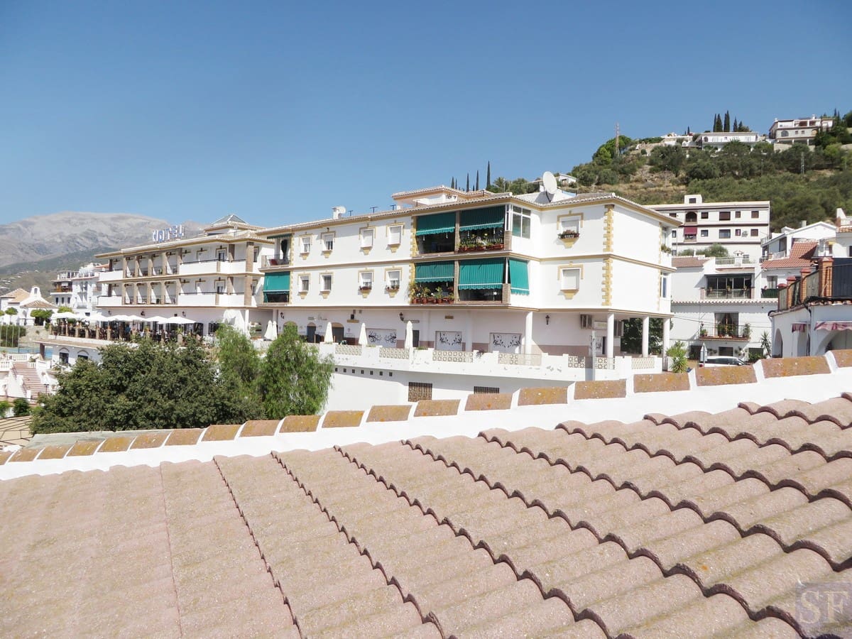 Casa de 5 habitaciones en Cómpeta en venta con garaje - 230.000 € (Ref: 3306736)