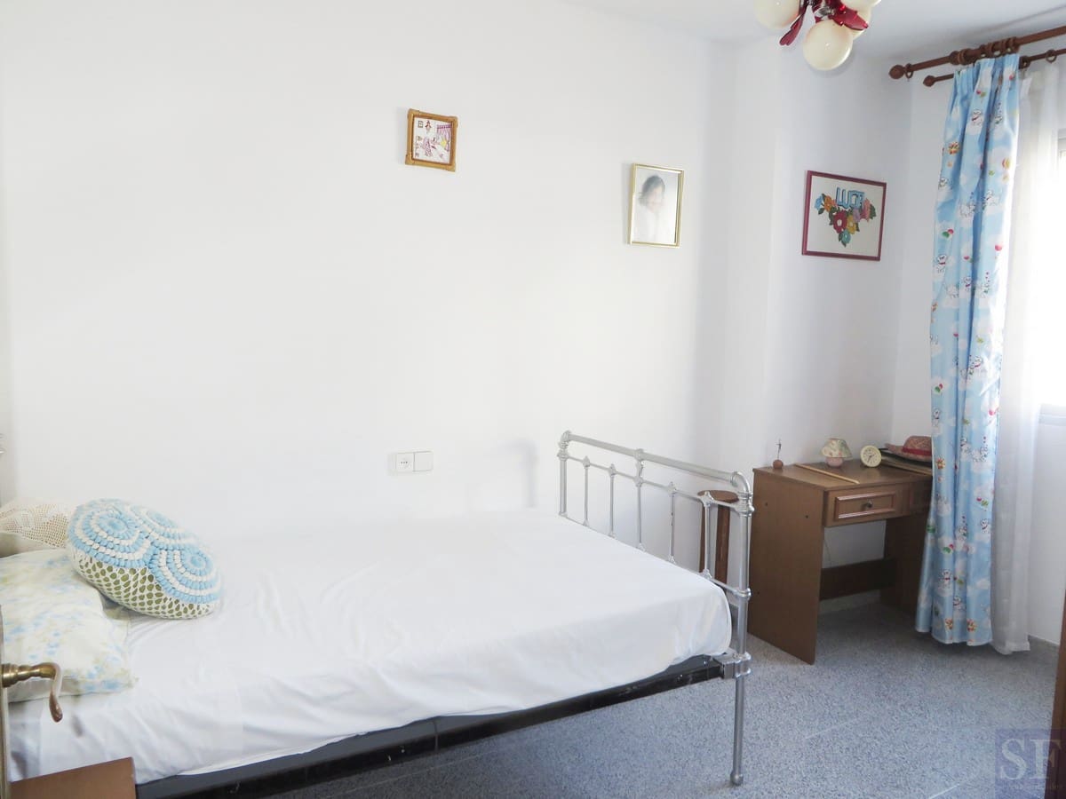 Casa de 5 habitaciones en Cómpeta en venta con garaje - 230.000 € (Ref: 3306736)