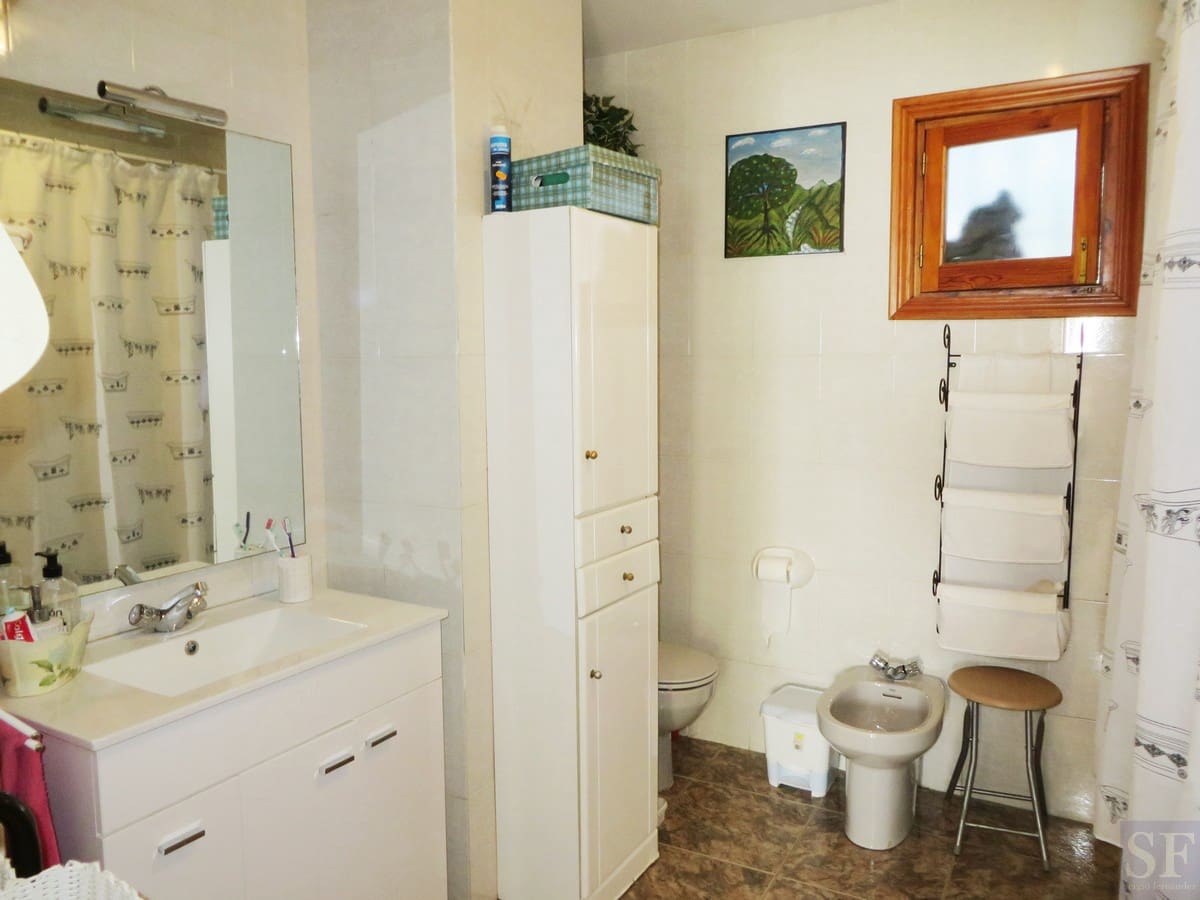 Casa de 3 habitaciones en Cómpeta en venta - 137.000 € (Ref: 3306777)