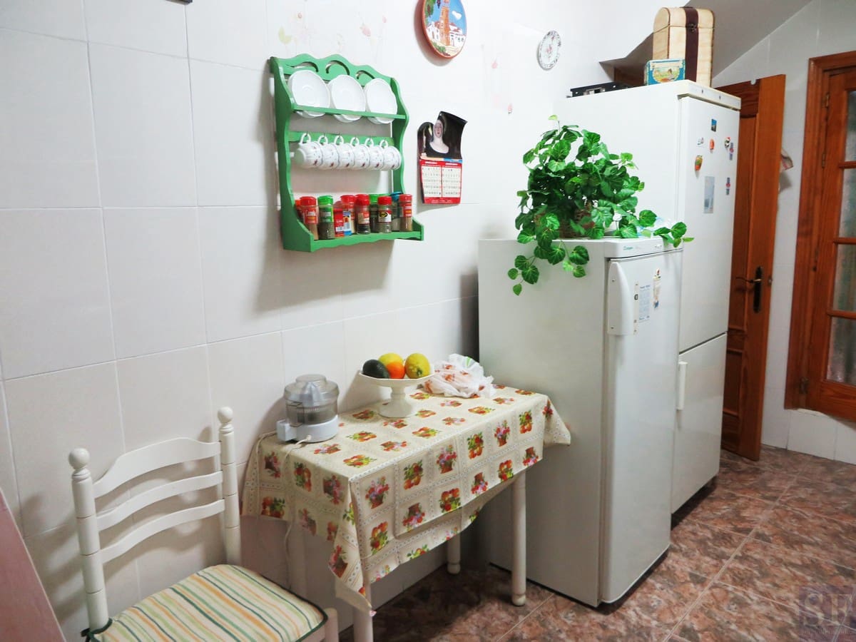 Casa de 3 habitaciones en Cómpeta en venta - 137.000 € (Ref: 3306777)