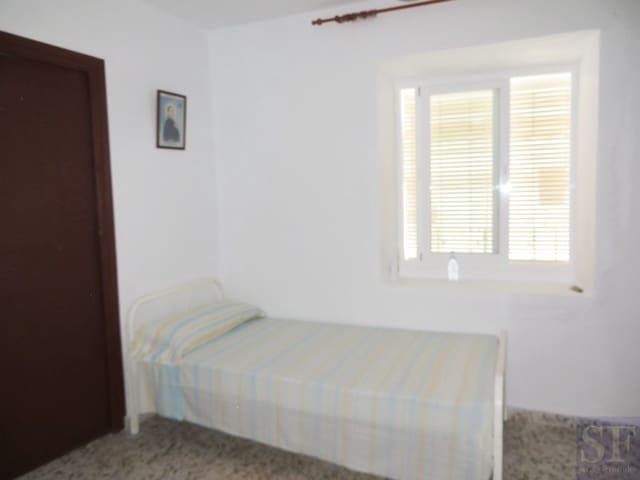 2 bedroom Townhouse for sale in Cómpeta - € 82,000 (Ref: 3306950)