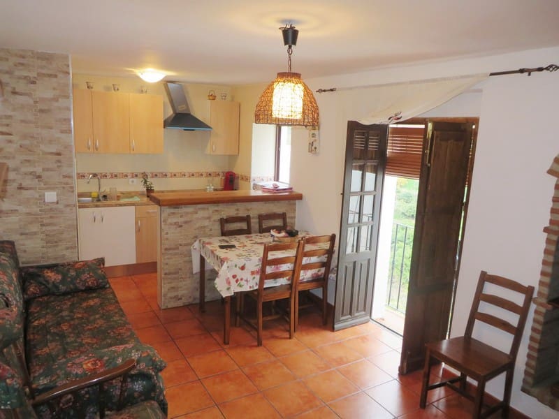 4 soveværelse Byhus til salg i Salares - € 85.000 (Ref: 3306955)