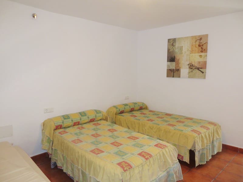 4 soveværelse Byhus til salg i Salares - € 85.000 (Ref: 3306955)