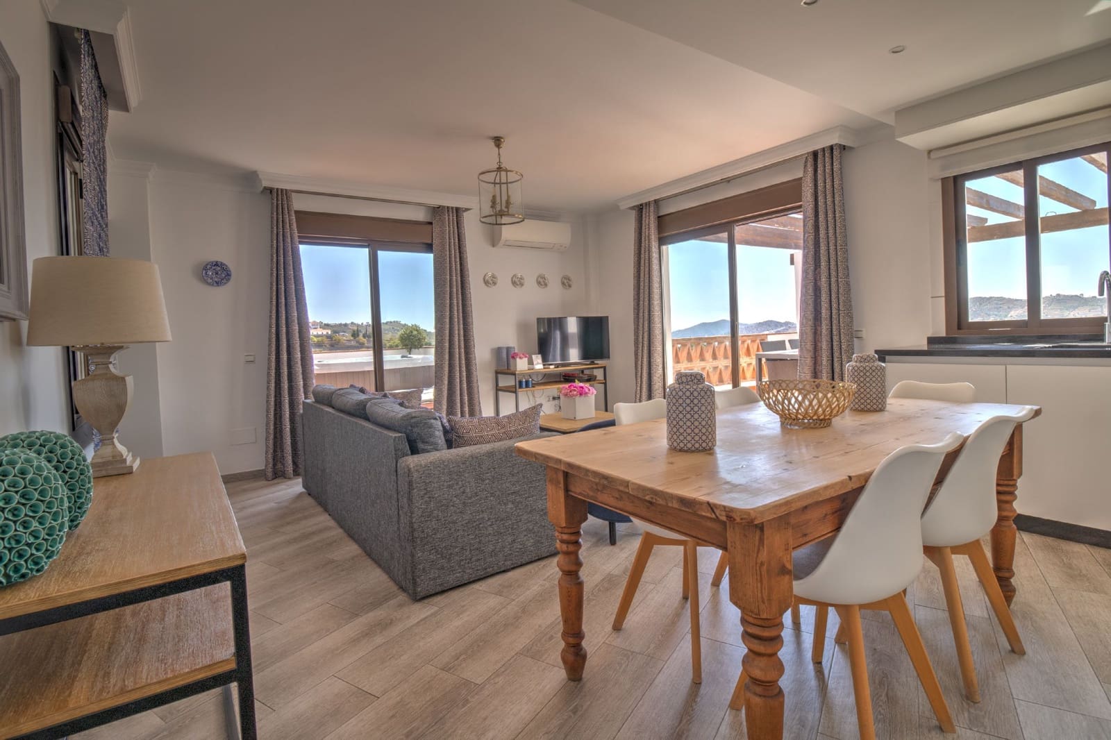   3 soveværelse   ferieLejlighed i Competa     - € 630 (Ref: 3307011)