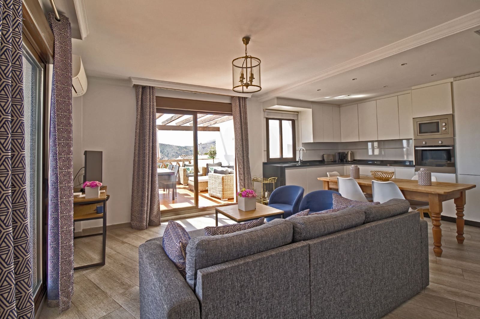   3 soveværelse   ferieLejlighed i Competa     - € 630 (Ref: 3307011)