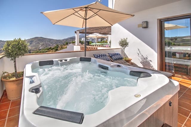 3 bedroom Apartment for holiday rental in Cómpeta - € 630 (Ref: 3307011)