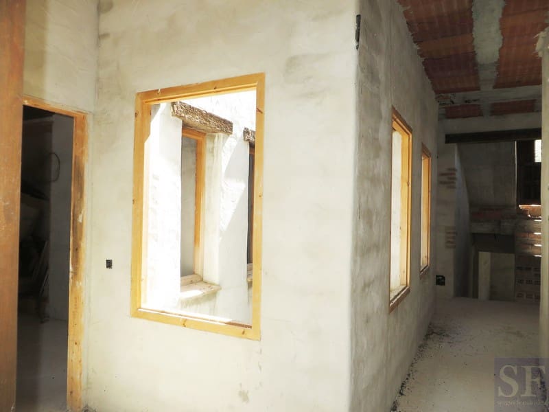 9 bedroom Townhouse for sale in Competa with pool - € 295,000 (Ref: 3307029)