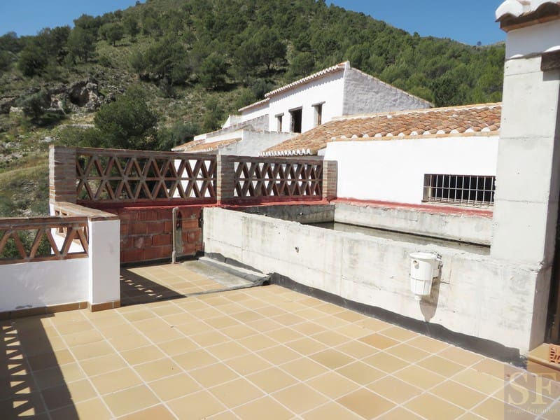 9 bedroom Townhouse for sale in Competa with pool - € 295,000 (Ref: 3307029)