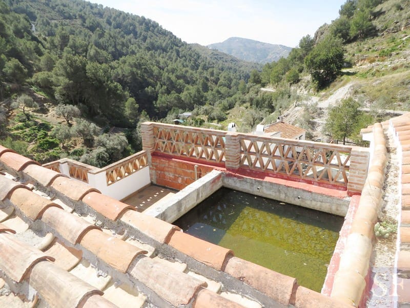 9 bedroom Townhouse for sale in Competa with pool - € 295,000 (Ref: 3307029)