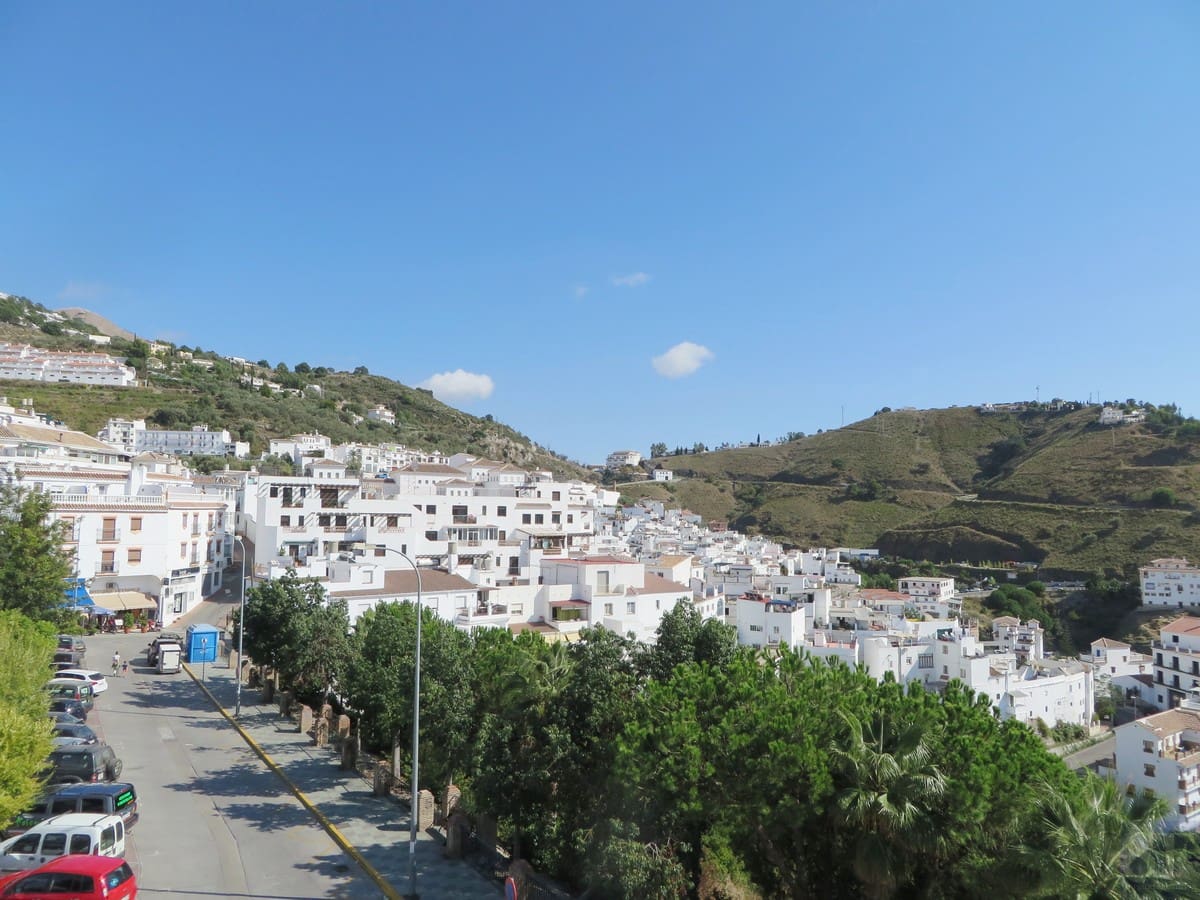 3 soverom Hus til salgs i Competa med garasje - € 480 000 (Ref: 3307046)