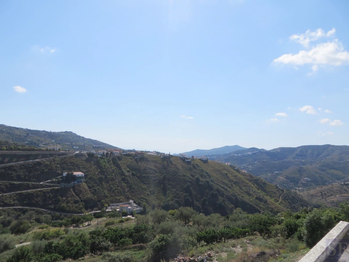 3 soverom Hus til salgs i Competa med garasje - € 480 000 (Ref: 3307046)