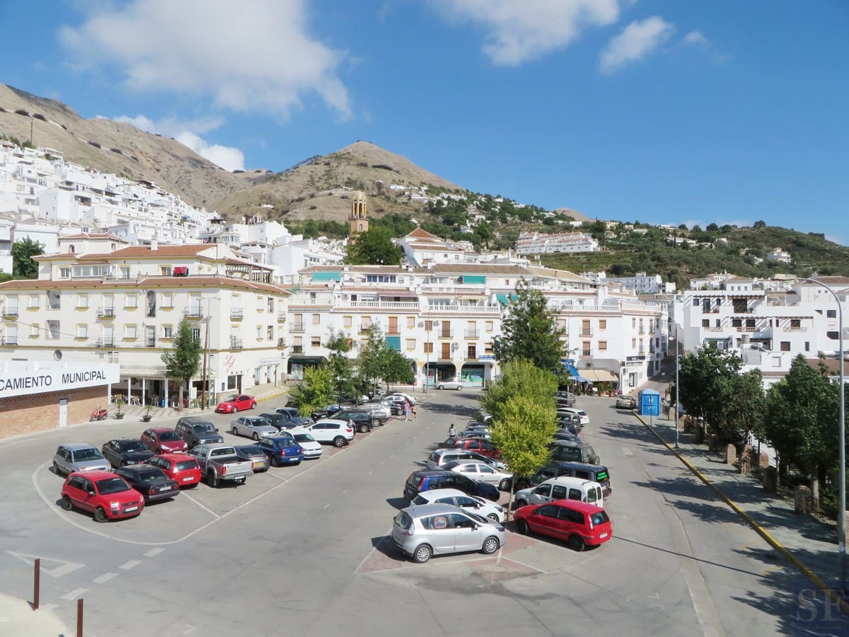 3 soverom Hus til salgs i Competa med garasje - € 480 000 (Ref: 3307046)