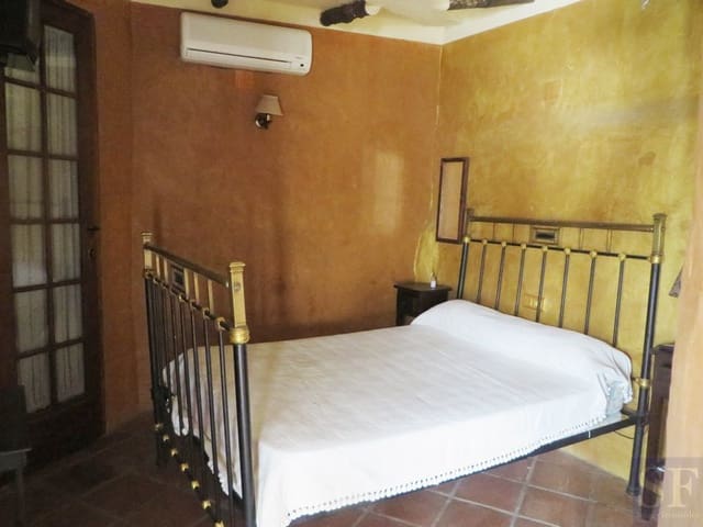 Casa de 7 habitaciones en Archez en venta - 259.000 € (Ref: 3307050)