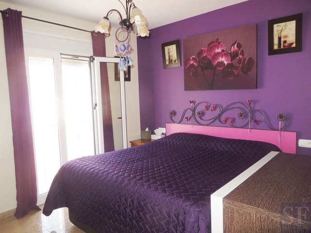 Casa de 4 habitaciones en Cómpeta en venta con piscina garaje - 239.000 € (Ref: 3493363)