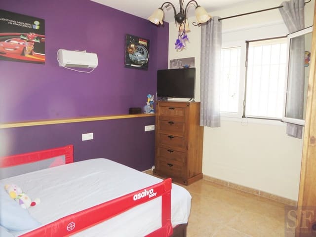 Casa de 4 habitaciones en Cómpeta en venta con piscina garaje - 239.000 € (Ref: 3493363)