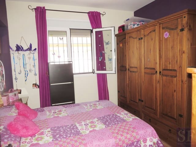 Casa de 4 habitaciones en Cómpeta en venta con piscina garaje - 239.000 € (Ref: 3493363)