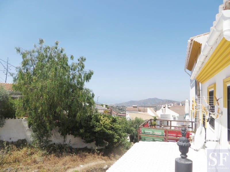 4 soveværelse Byhus til salg i Competa med swimmingpool garage - € 239.000 (Ref: 3493363)