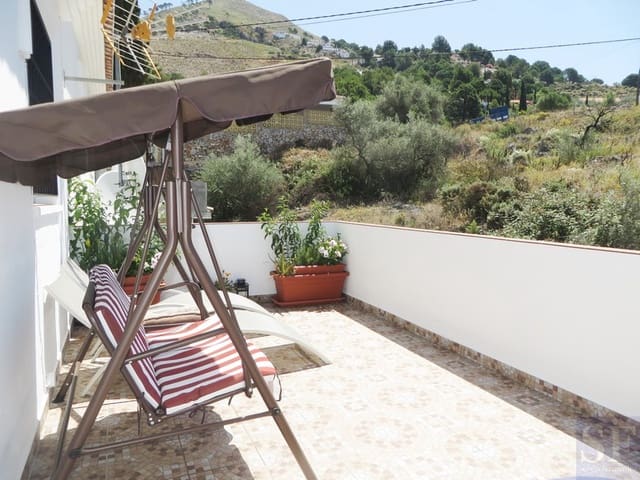 Casa de 4 habitaciones en Cómpeta en venta con piscina garaje - 239.000 € (Ref: 3493363)