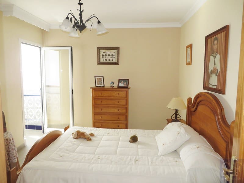 Casa de 4 habitaciones en Cómpeta en venta con piscina garaje - 395.000 € (Ref: 3493367)