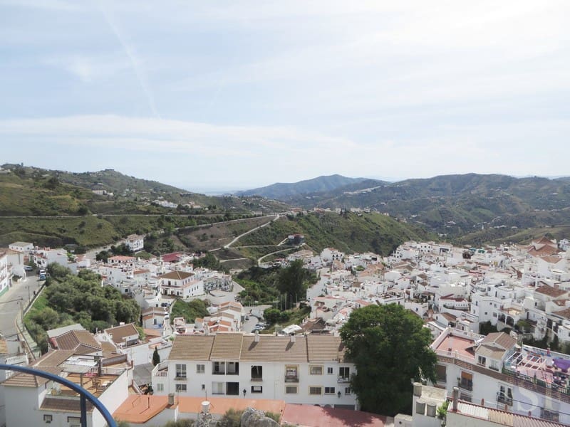 Casa de 4 habitaciones en Cómpeta en venta con piscina garaje - 395.000 € (Ref: 3493367)