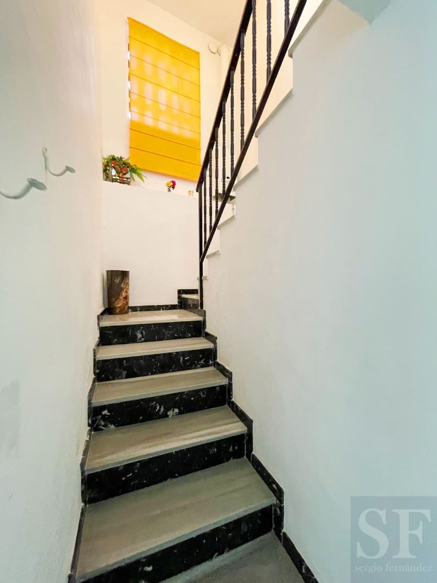 3 soveværelse Byhus til salg i Canillas de Albaida med garage - € 108.000 (Ref: 3532698)