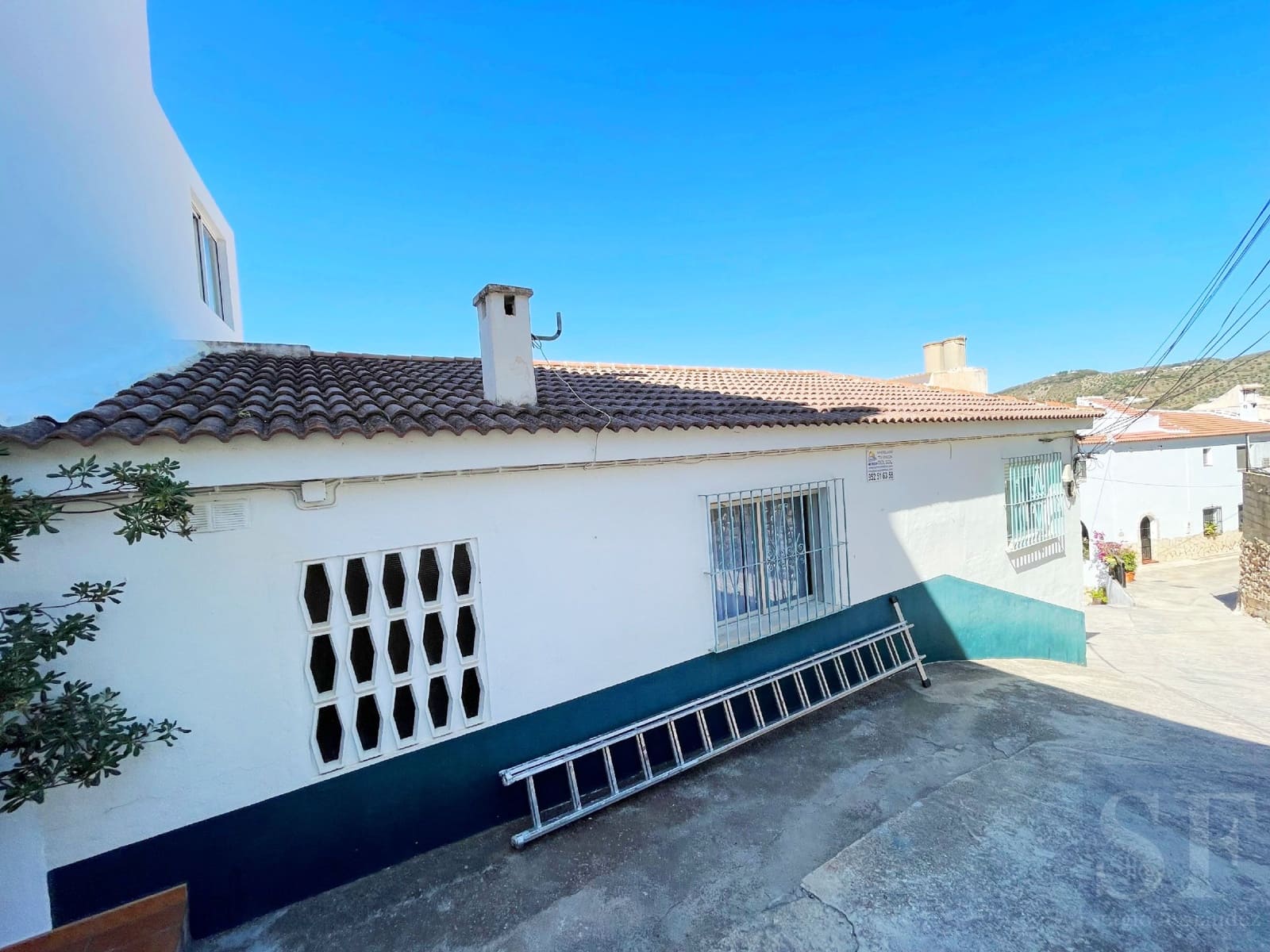 3 soveværelse Byhus til salg i Canillas de Albaida med garage - € 108.000 (Ref: 3532698)