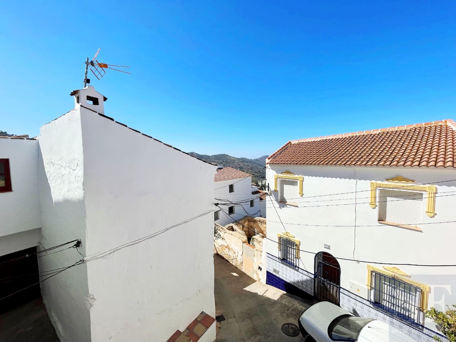 3 soveværelse Byhus til salg i Canillas de Albaida med garage - € 108.000 (Ref: 3532698)