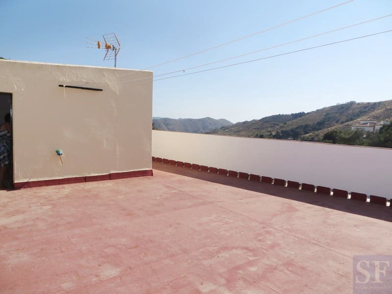 4 soveværelse Byhus til salg i Salares - € 156.000 (Ref: 3538578)