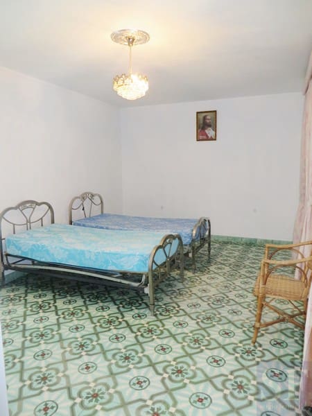 6 soveværelse Byhus til salg i Competa - € 190.000 (Ref: 3585040)