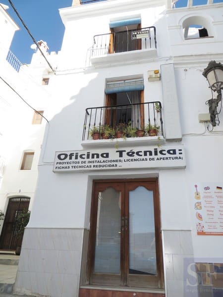 7 bedroom Townhouse for sale in Competa - € 220,000 (Ref: 3680028)