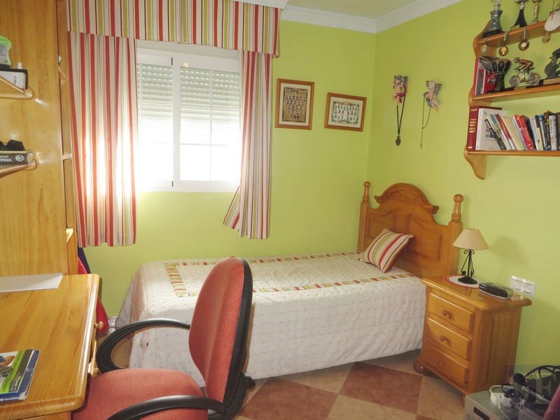 4 bedroom Townhouse for sale in Competa - € 198,000 (Ref: 3693853)