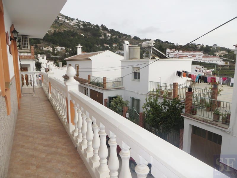 4 bedroom Townhouse for sale in Competa - € 198,000 (Ref: 3693853)