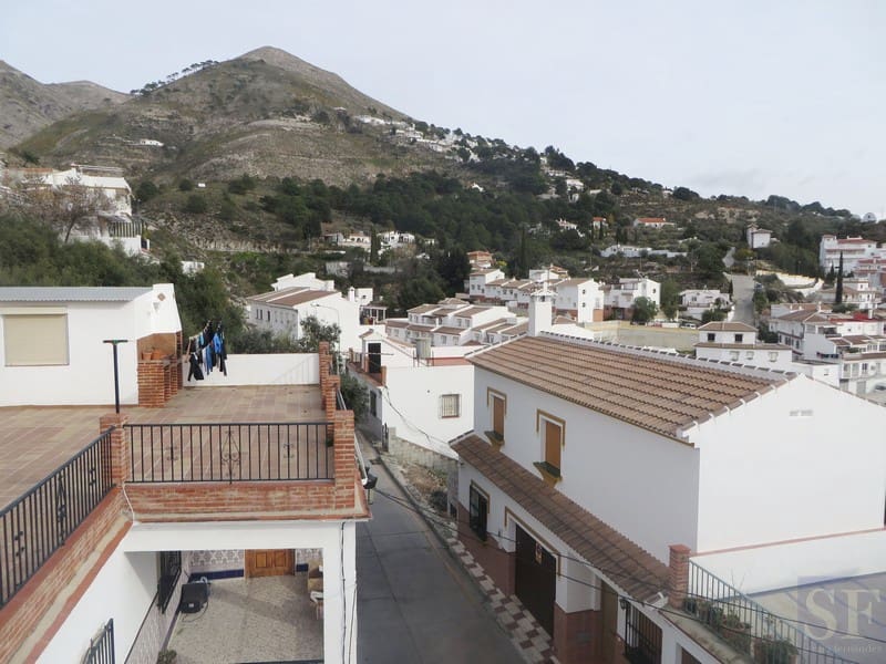 4 bedroom Townhouse for sale in Competa - € 198,000 (Ref: 3693853)