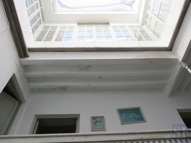 10 soveværelse Byhus til salg i Cómpeta - € 210.000 (Ref: 3701575)