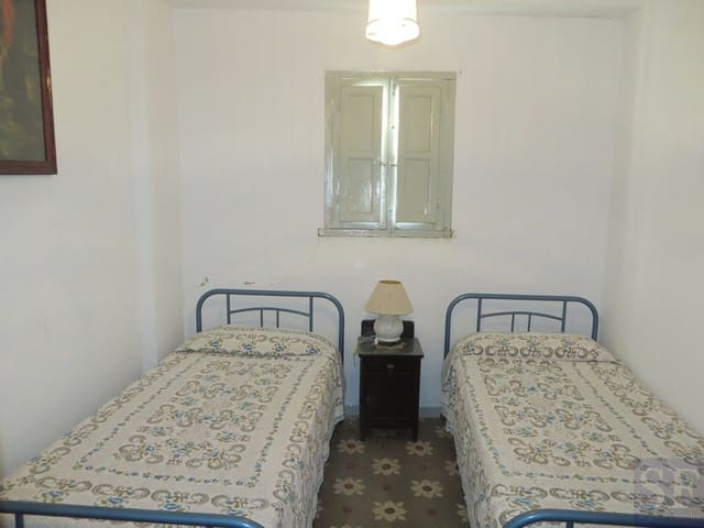 10 soveværelse Byhus til salg i Cómpeta - € 210.000 (Ref: 3701575)