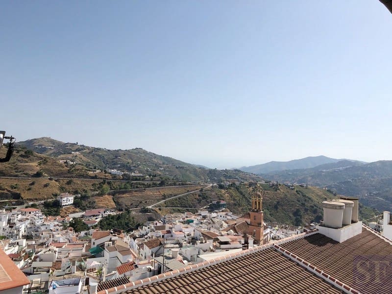 3 bedroom Townhouse for sale in Competa - € 188,000 (Ref: 4072405)