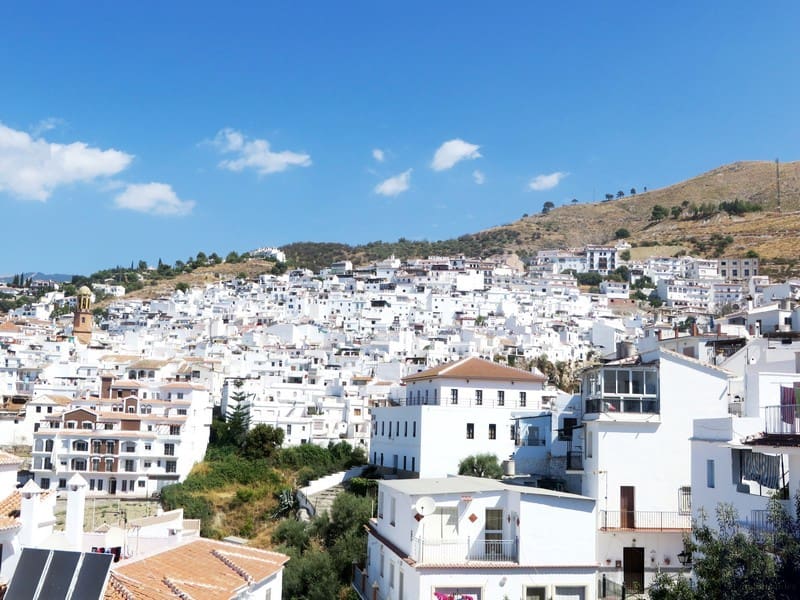 2 bedroom Townhouse for sale in Competa - € 160,000 (Ref: 4122025)