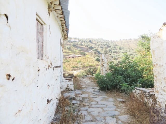 6 soverom Finca/Herregård til salgs i Sayalonga - € 75 000 (Ref: 4122029)