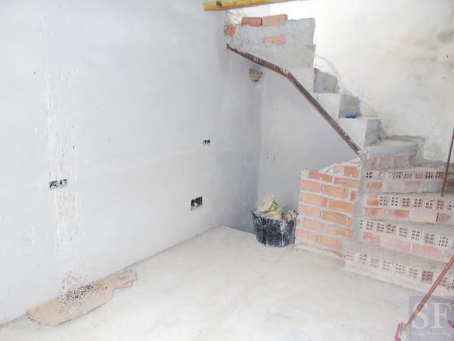 Hus til salgs i Canillas de Albaida - € 62 500 (Ref: 4142459)