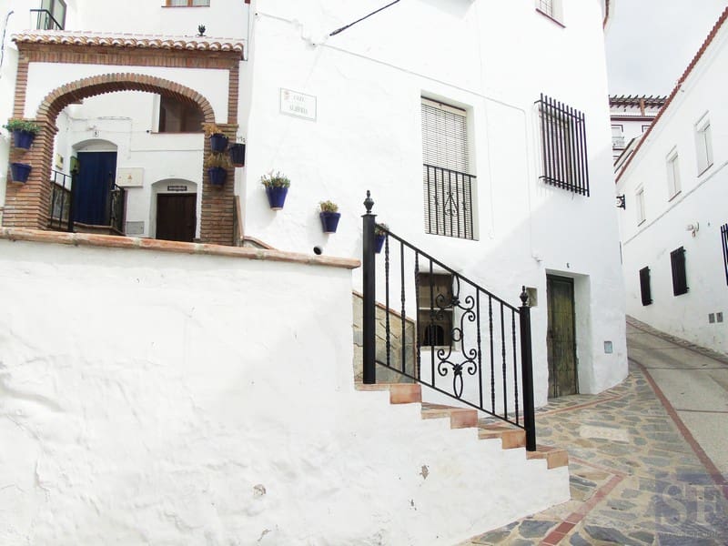 Hus til salgs i Canillas de Albaida - € 62 500 (Ref: 4142459)
