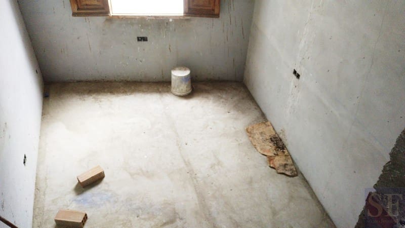 Hus til salgs i Canillas de Albaida - € 62 500 (Ref: 4142459)