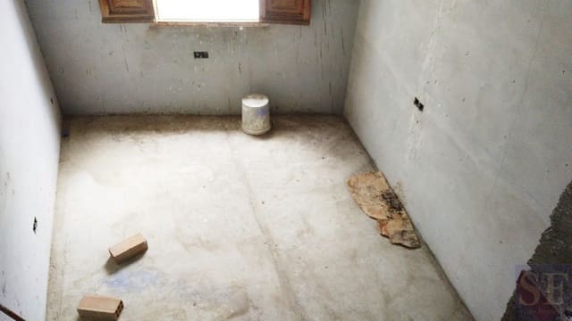 Hus til salgs i Canillas de Albaida - € 62 500 (Ref: 4142459)