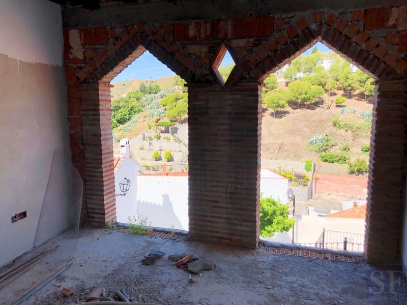 4 bedroom Townhouse for sale in Salares - € 151,000 (Ref: 4626150)