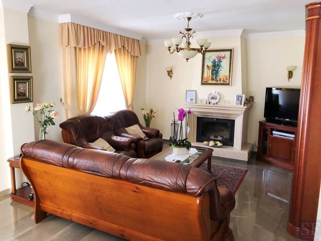 3 soverom Villa til salgs i El Candado, Málaga by med garasje - € 750 000 (Ref: 4651459)