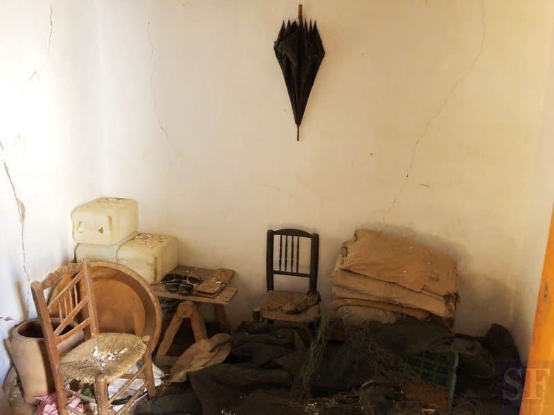 Grunde uden byggetilladelser til salg i Competa - € 229.000 (Ref: 4651460)