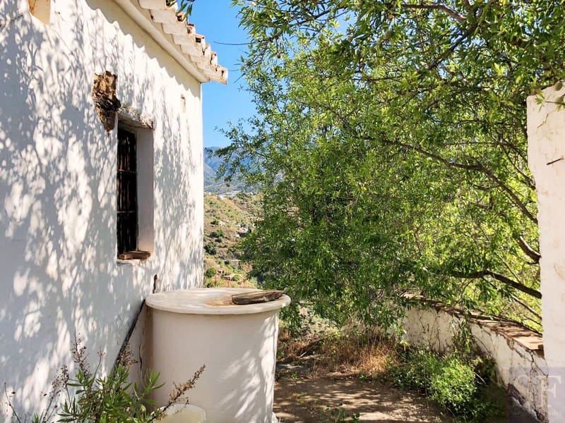 Grunde uden byggetilladelser til salg i Competa - € 229.000 (Ref: 4651460)