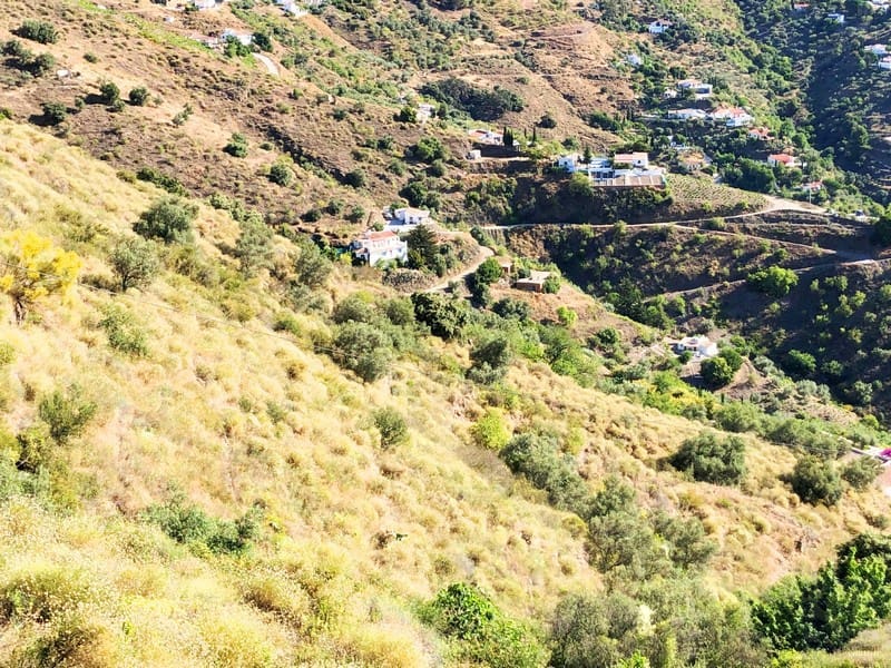 Grunde uden byggetilladelser til salg i Competa - € 229.000 (Ref: 4651460)