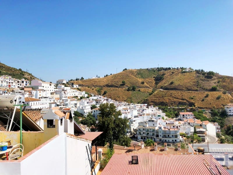 4 bedroom Townhouse for sale in Competa - € 99,000 (Ref: 4732852)