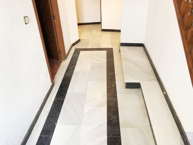 4 soveværelse Byhus til salg i Alcaucín - € 148.500 (Ref: 4957172)